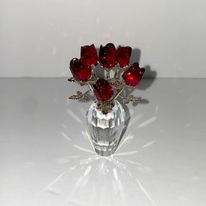 Beautiful collectible Swarovski crystal bouquet of red roses figurine.